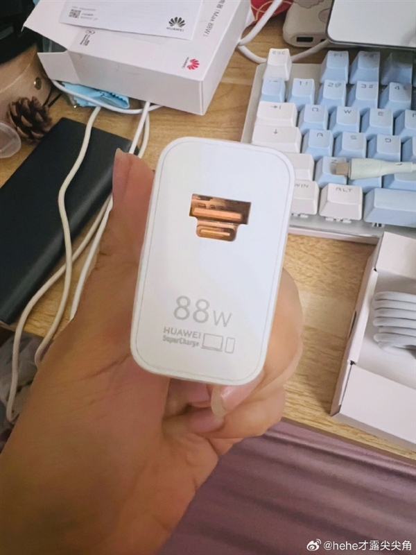 åä¸ºåçµå¨USB-A/Cèååå¼ç­è®®ï¼ä¸ºä½è¿æ ·è®¾è®¡ å®æ¹æ©å·²è¯´é