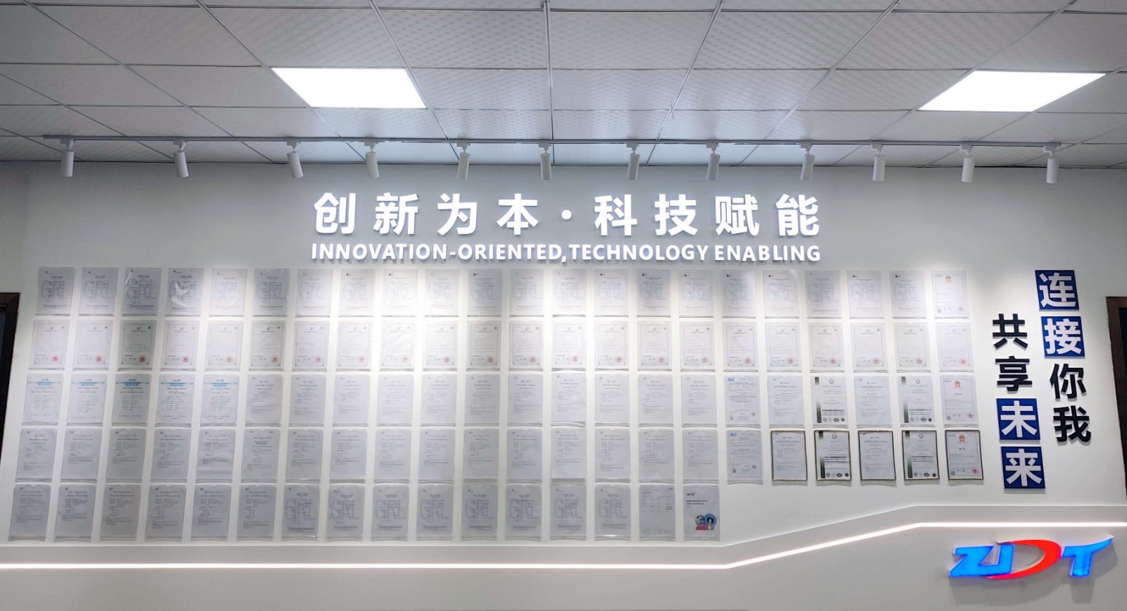 1762306231674625.jpg 1762306231674625.jpg