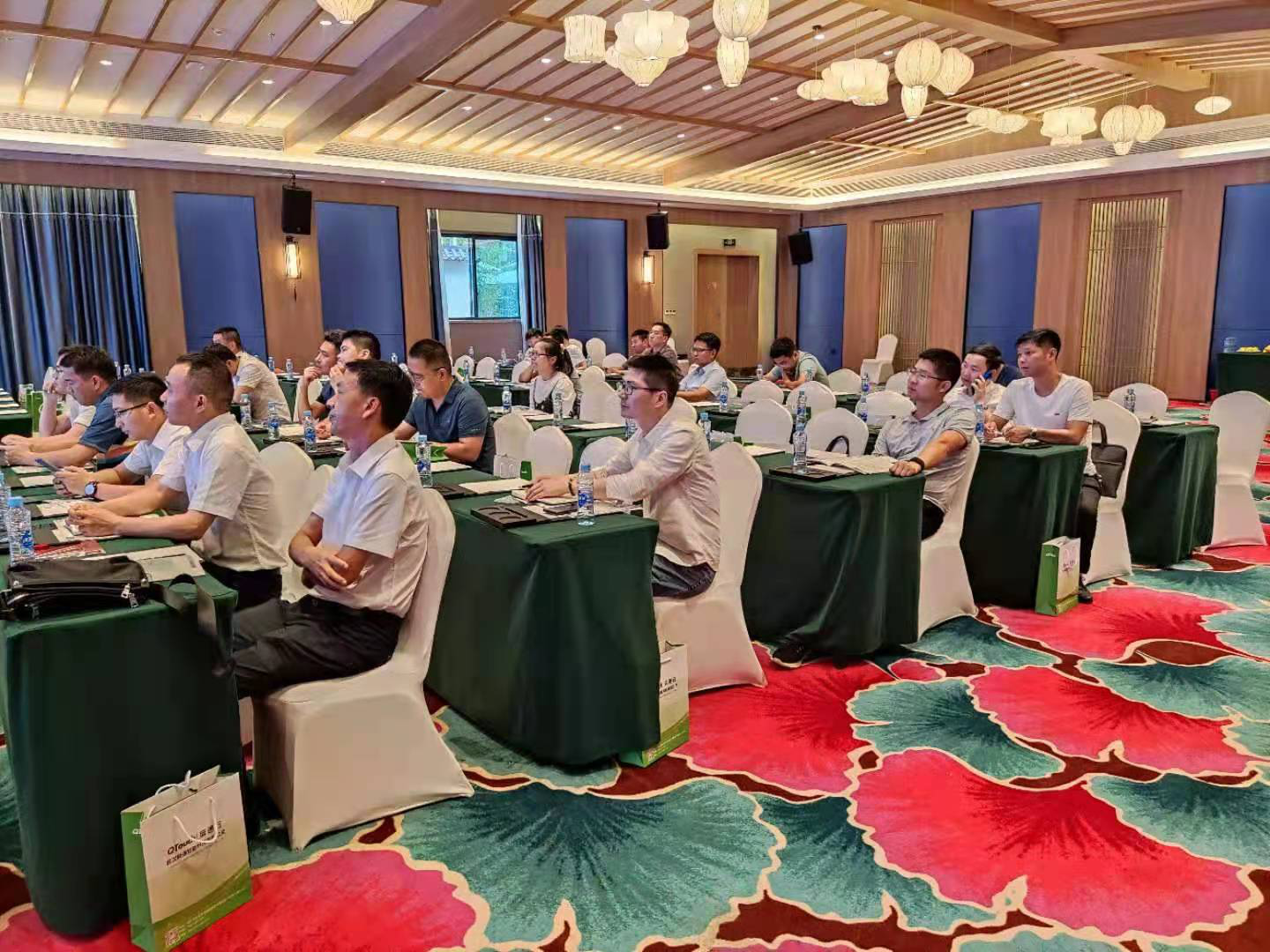 亚洲亚洲人成综合网络