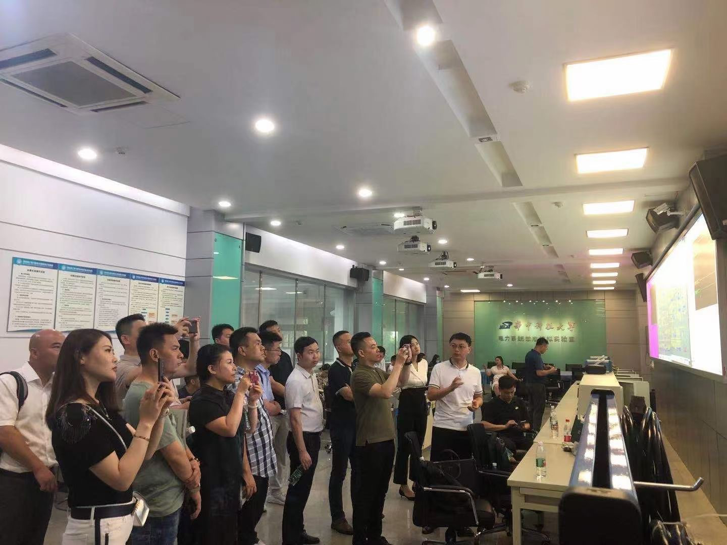 亚洲亚洲人成综合网络